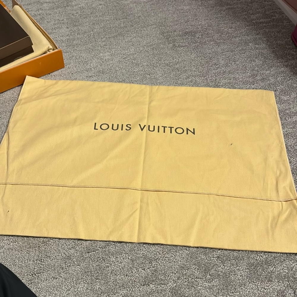 Dust bag